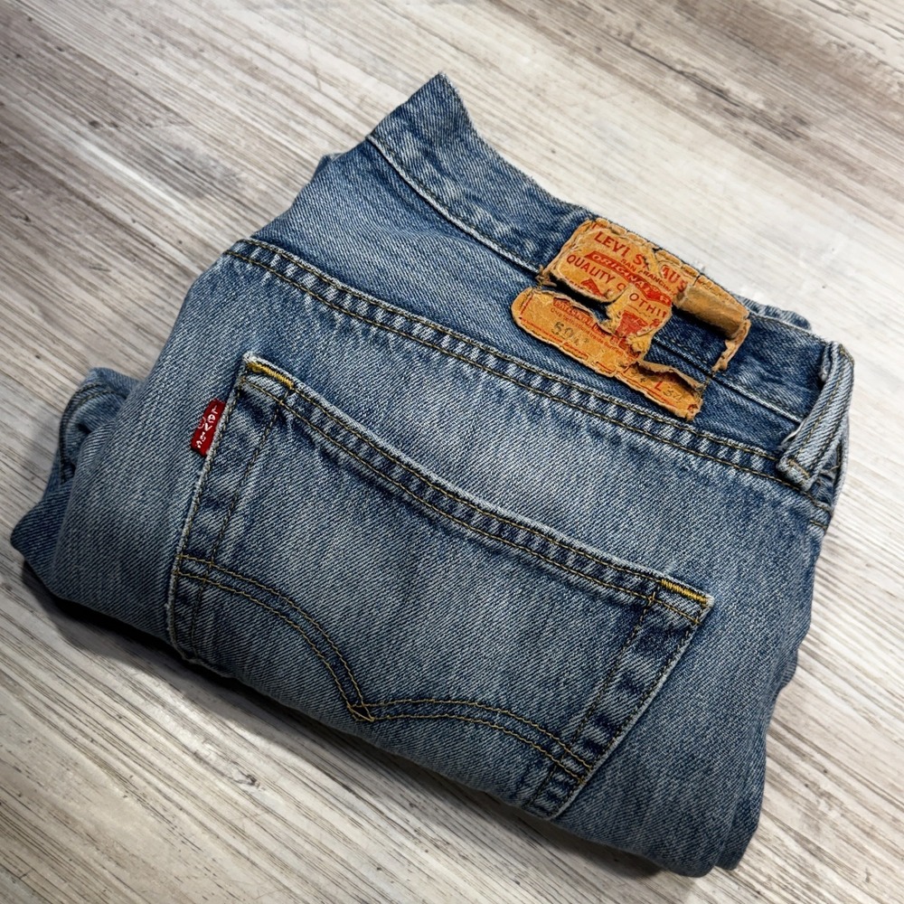 Levis 501 Distressed Jeans Mens Sz 34x34 Light Blue Wash Straight Leg Button Fly